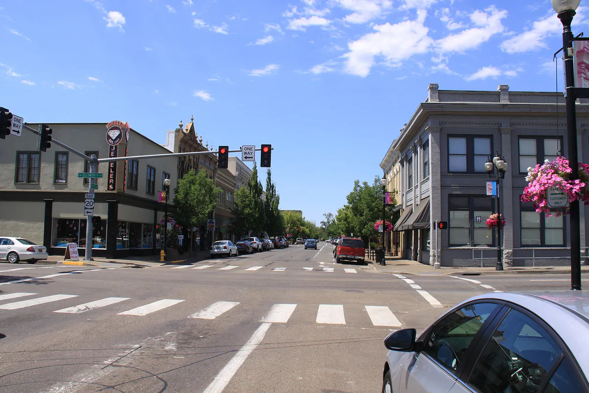 Downtown Albany Oregon looking west down 1st Ave SW
