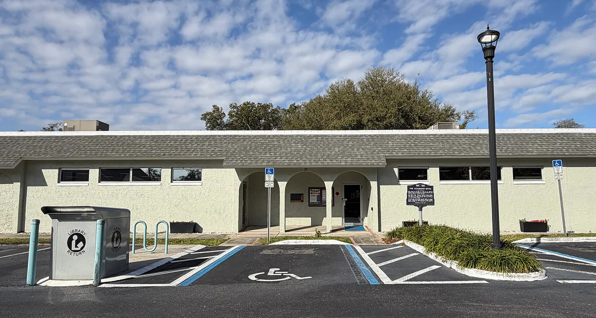 Altamonte Springs City Library 01, Florida