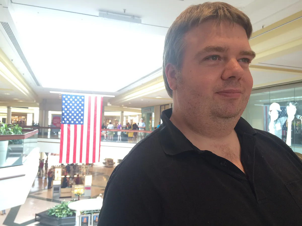 Monochrom member Harald List at Altamonte Mall, Altamonte Springs, Florida (2016)