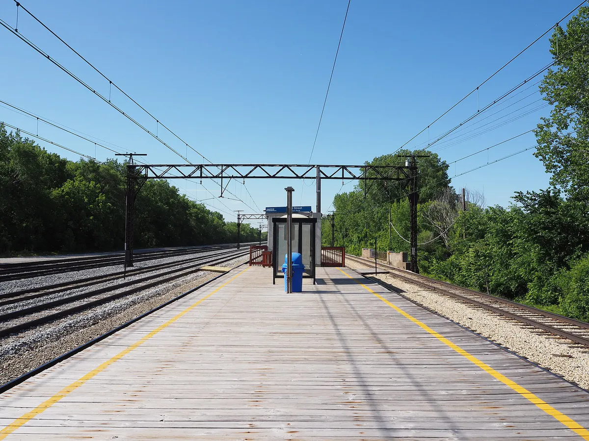 Platform at 83rd Street Avalon Park, looking south (52932709877), California