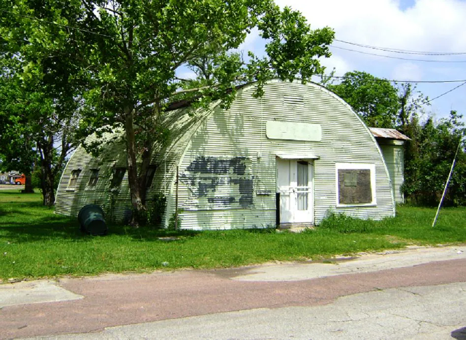 Quonset Hut, near downtown Beaumont, Texas 05 2009