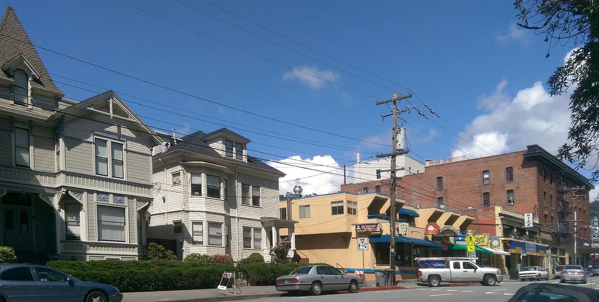 IMAG4100-berkeley-durant-ave, California