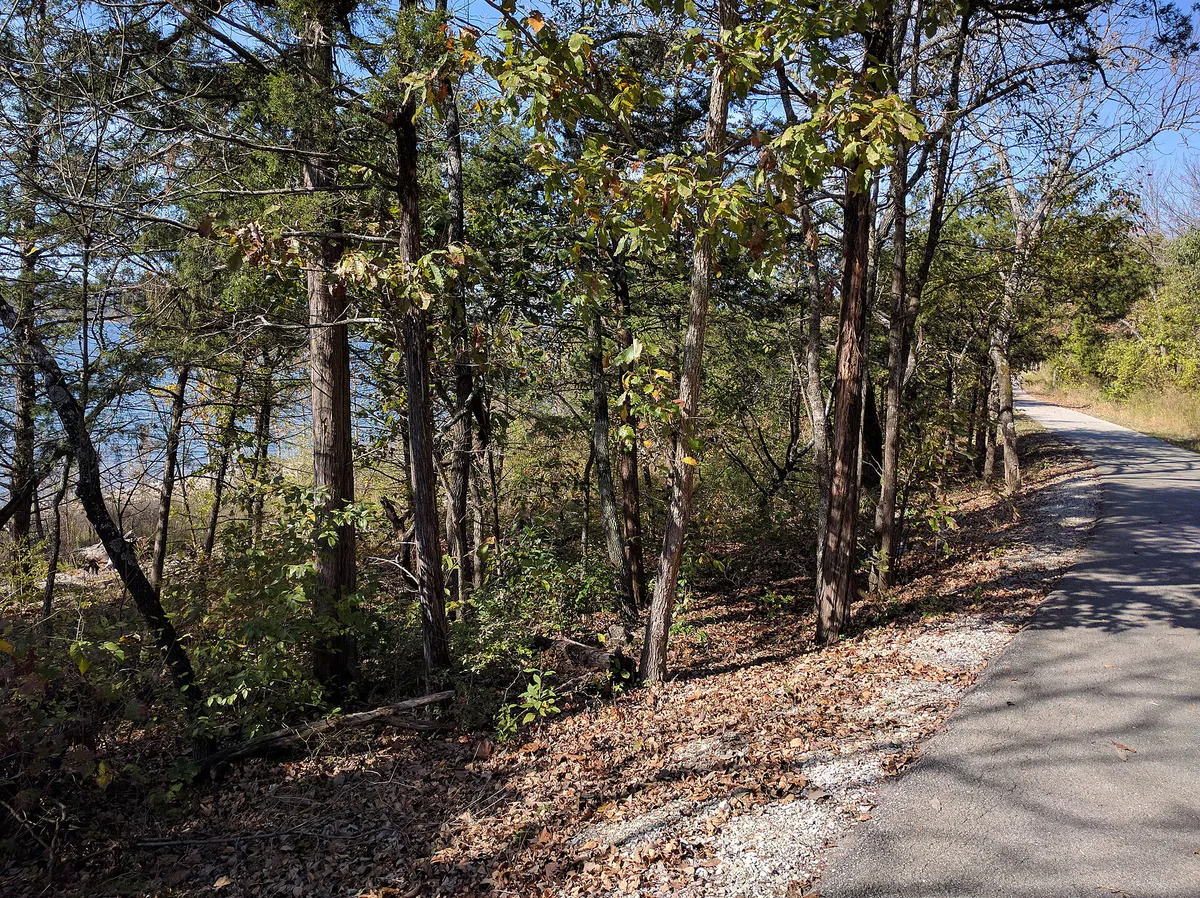 Table Rock Lake Shoreline Trail in Branson, Missouri