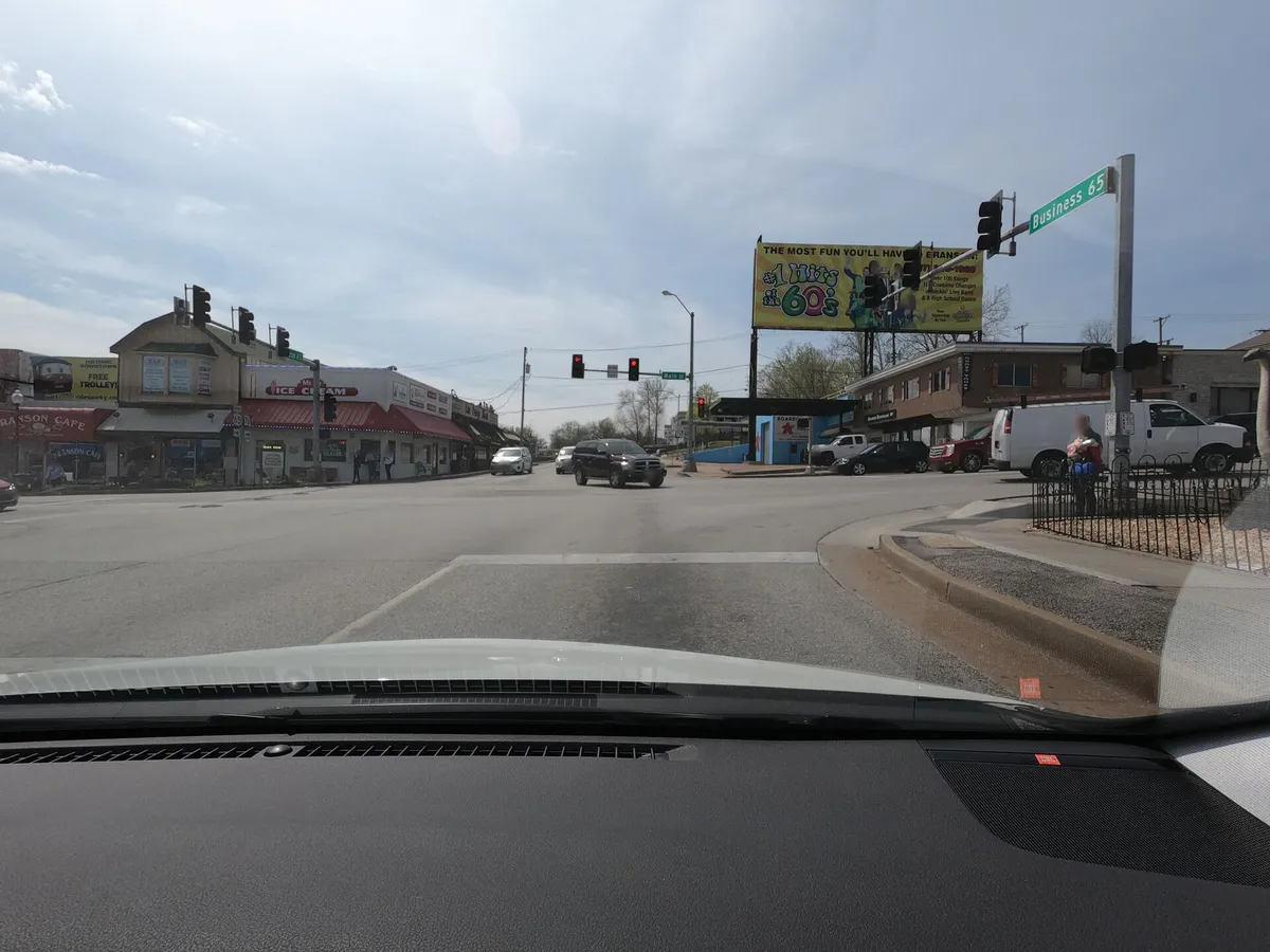 Southbound Veterans Boulevard at West Main Street, Branson, Missouri