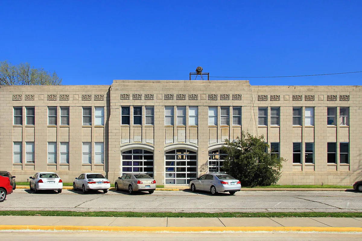 Former bryan municipal building west elevation, Texas