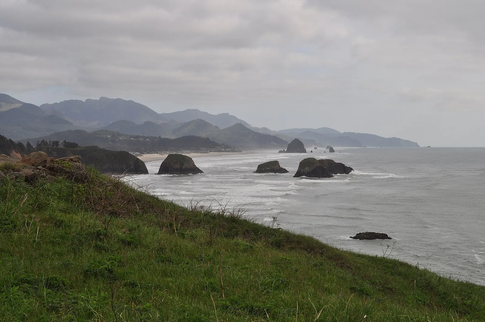 Cannon Beach area from Ecola State Park 01, Oregon