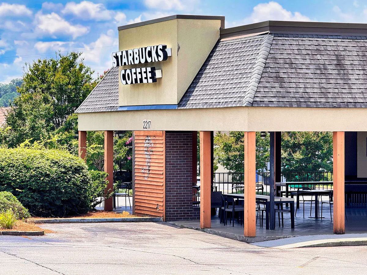 A Starbucks coffeehouse in Chattanooga, Tennessee 01