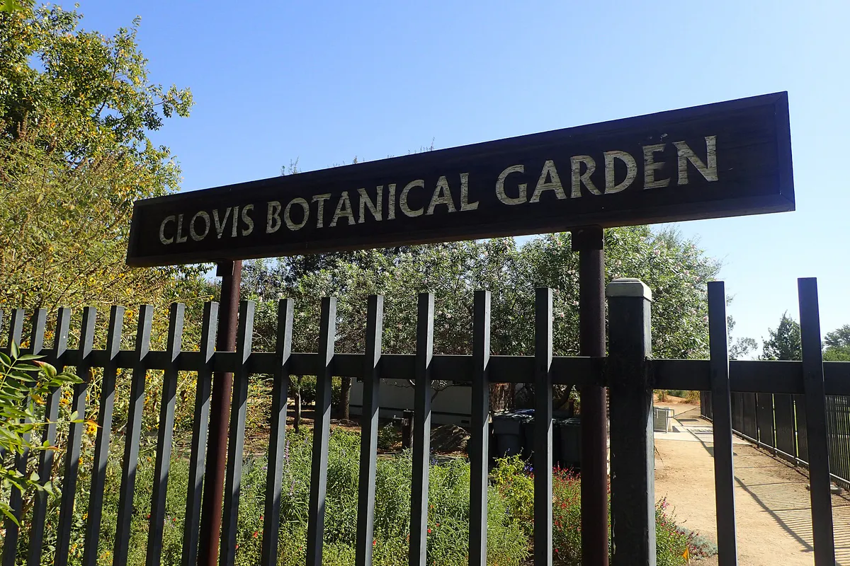 Clovis Botanical Garden kz1, California