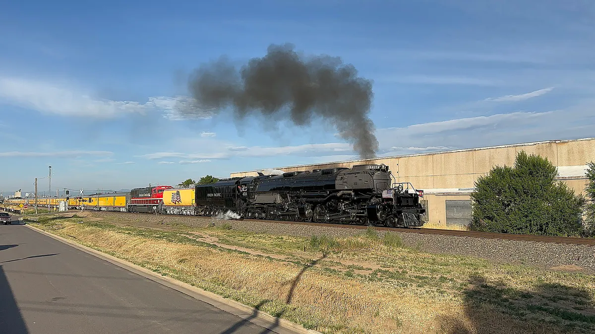 UP 4014 Highball Commerce City, CO at 69th Avenue, Colorado