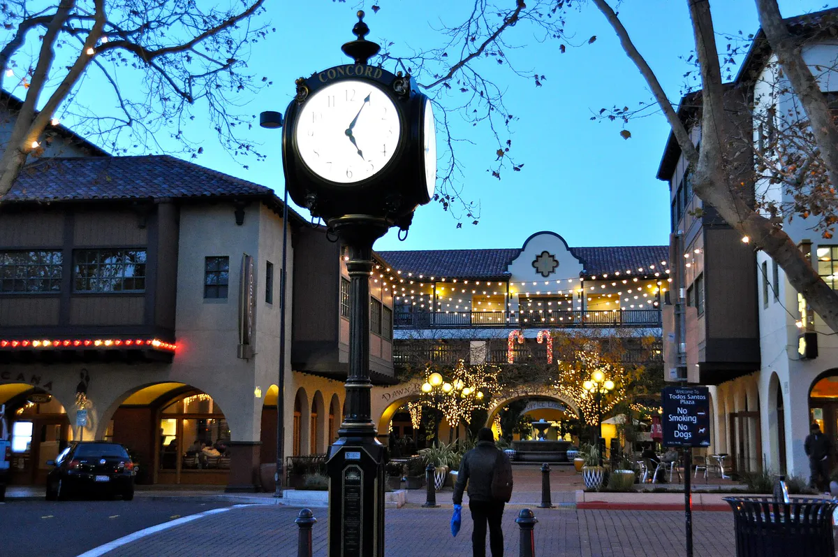 Todos Santos Plaza (Concord, California) Dec 2009