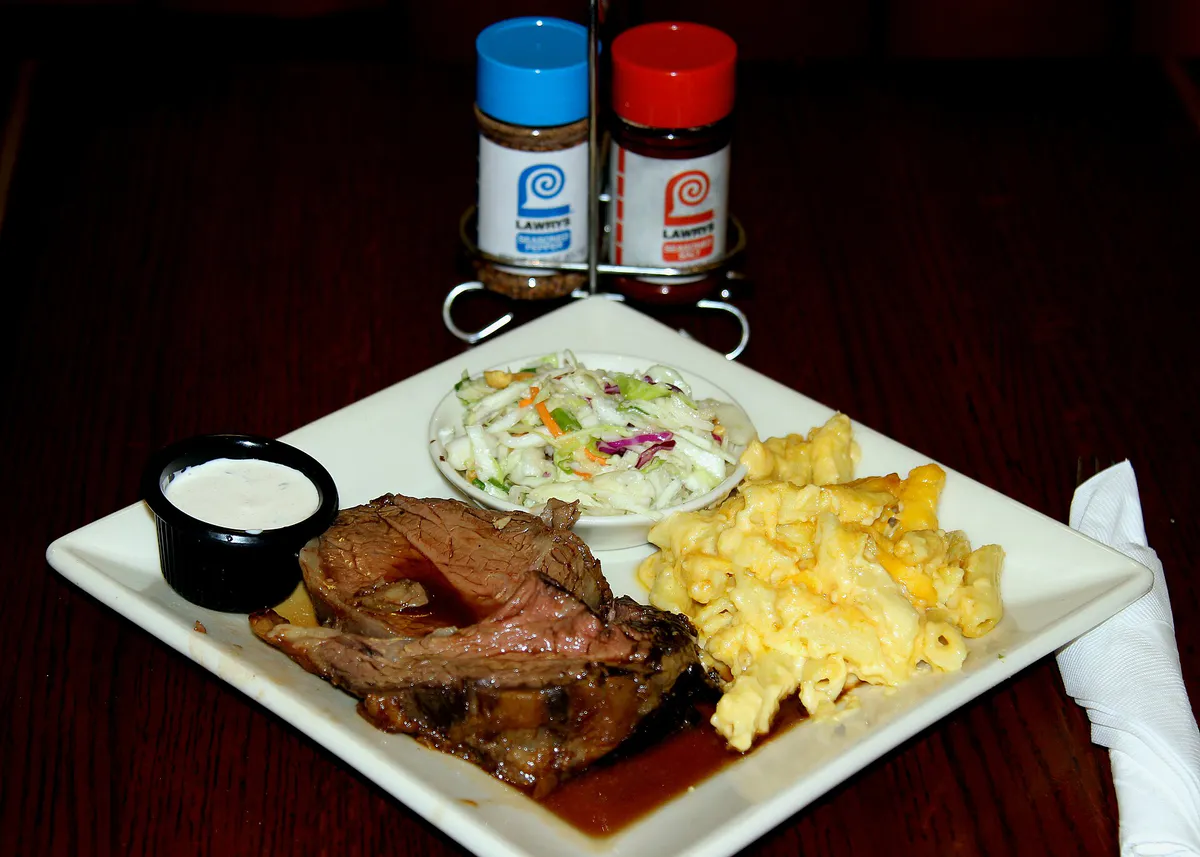 Lawry's Carvery (36860947982) in Costa Mesa, California