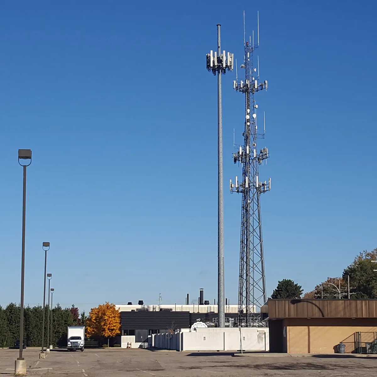 Communications tower, Dearborn, Michigan (crop)