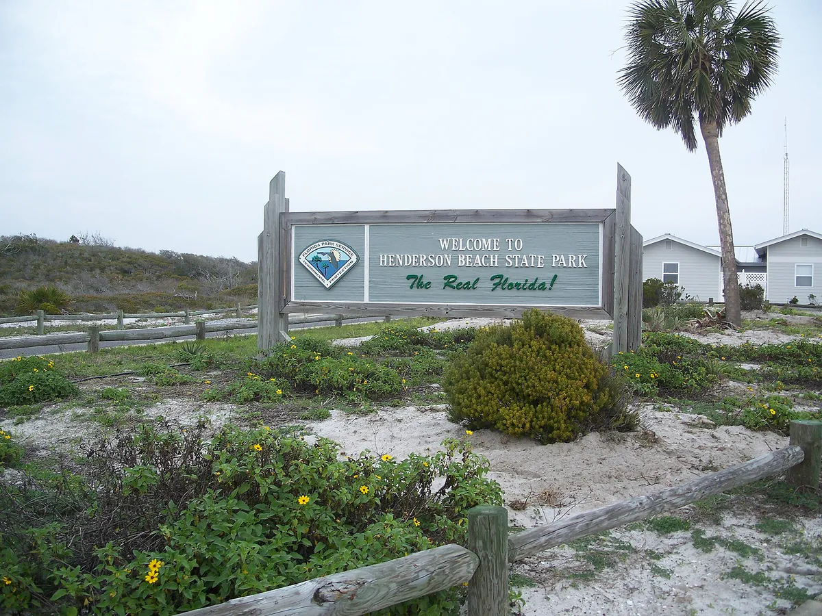Destin Henderson Beach SP entr01, Florida