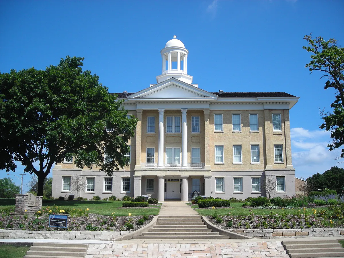 Elgin Historic District - Elgin Historical Museum, 360 Park (Elgin, IL) 01, Illinois