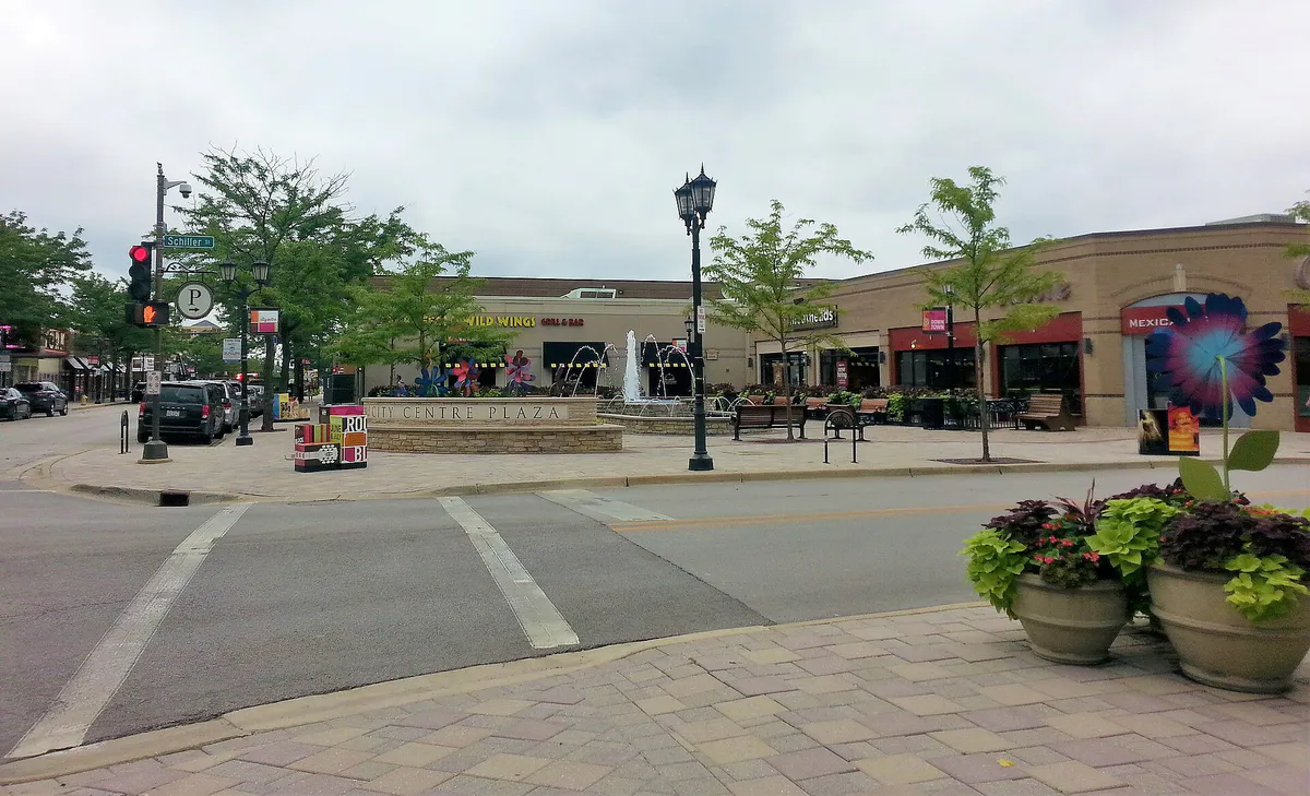 Elmhurst City Center, Illinois