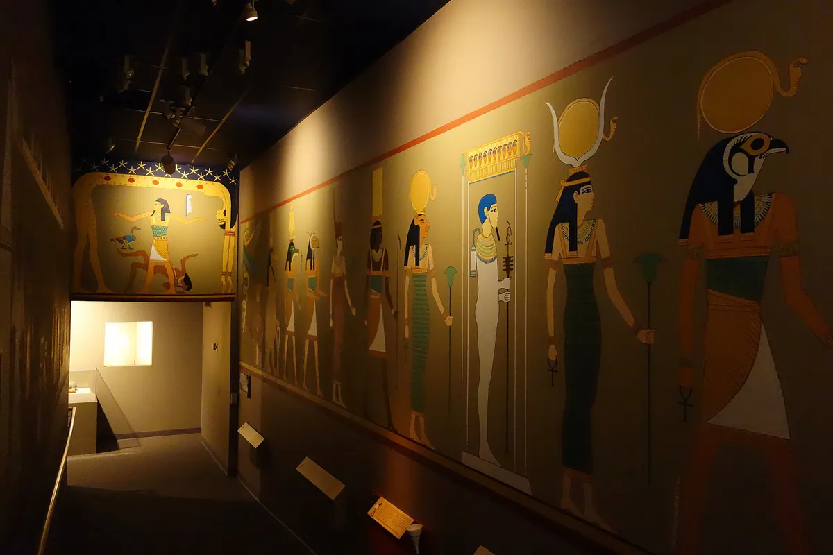 Entryway to Egyptian collection - Fitchburg Art Museum - DSC08618, Massachusetts