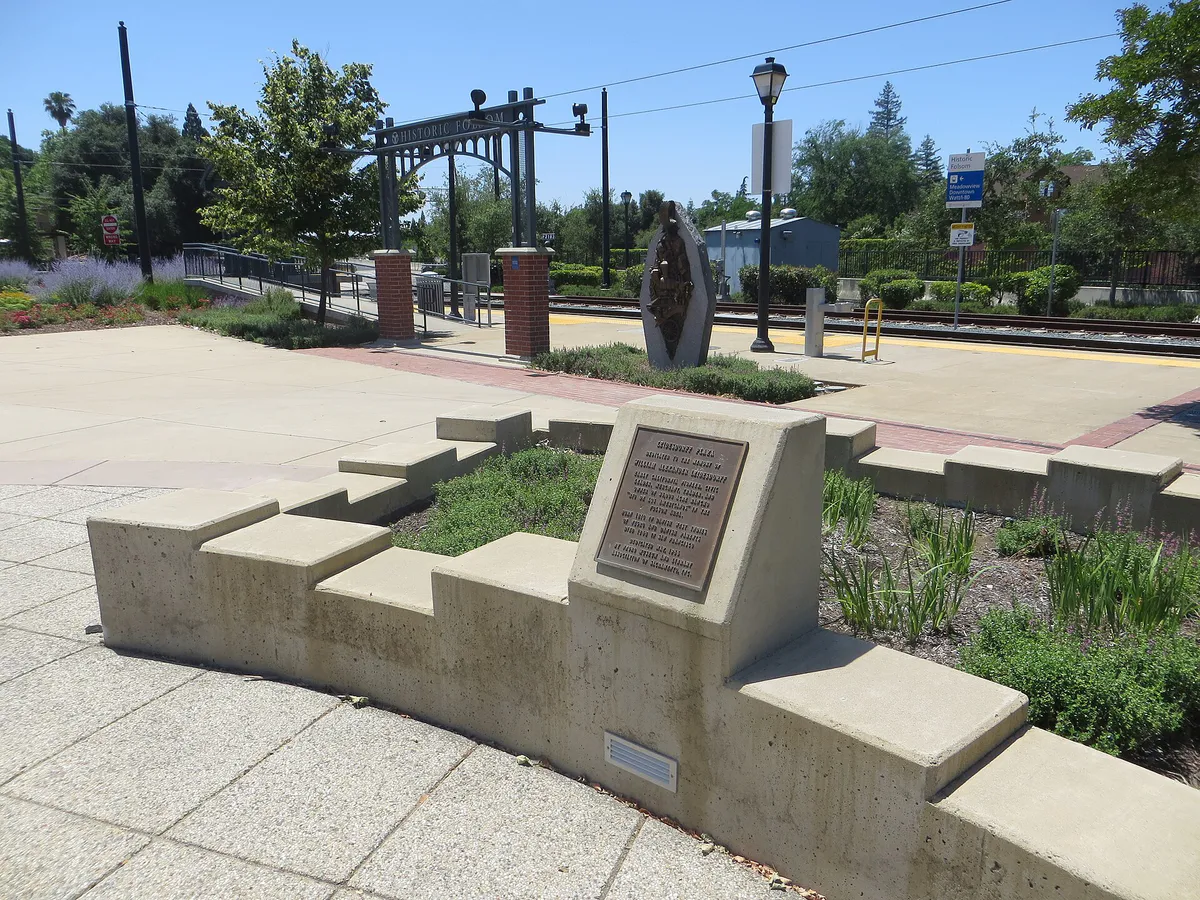 Folsom 20 Leidesdorff Plaza - panoramio, California