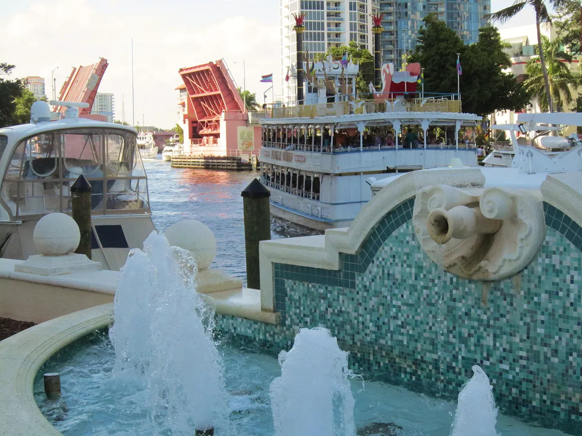 Along RiverWalk ,New River, Fort Lauderdale, Florida, USA - panoramio