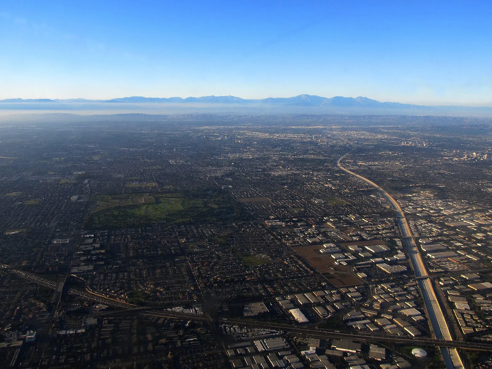 Mile Square Regional Park, Santa Ana River, and I-405, Fountain Valley, California on Approach to Long Beach Airport (6013243671)