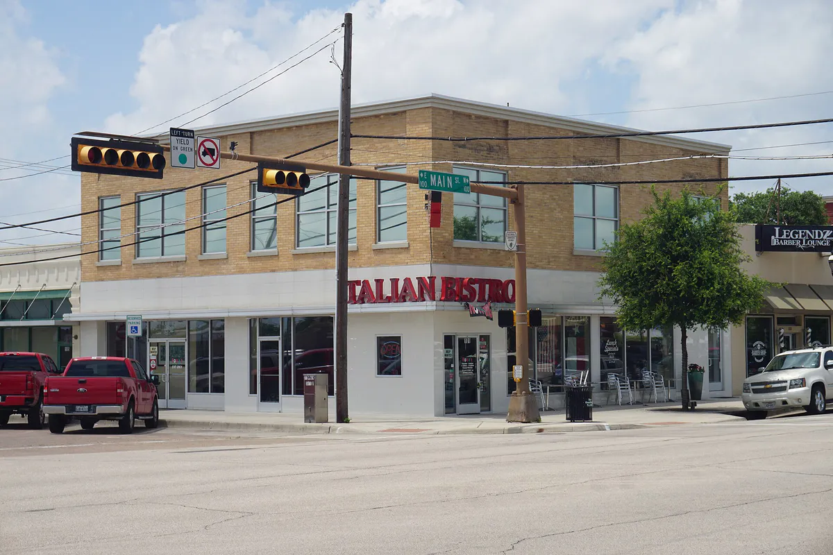 Grand Prairie May 2019 20 (Roma's Italian Bistro), Texas