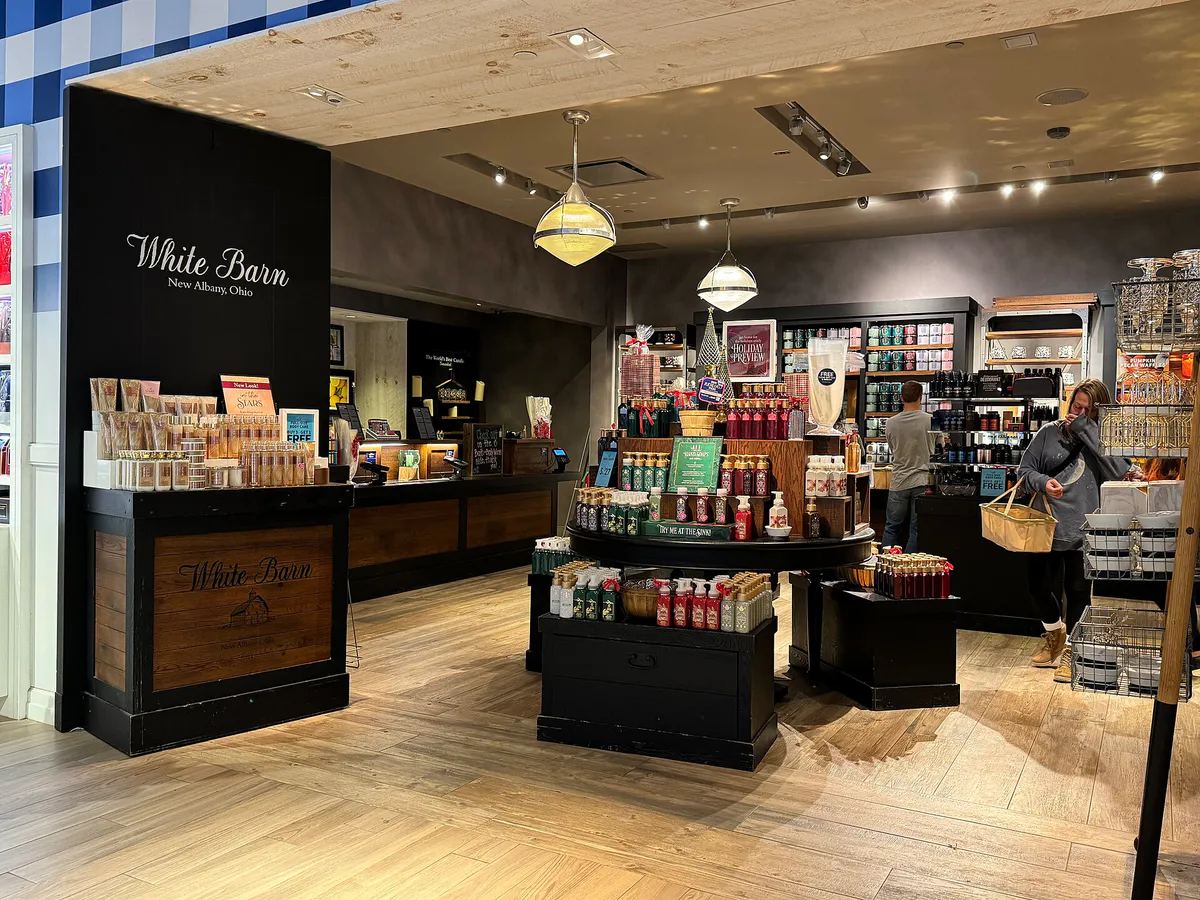 White Barn – October 2023 - Sarah Stierch in Greenwood, Indiana