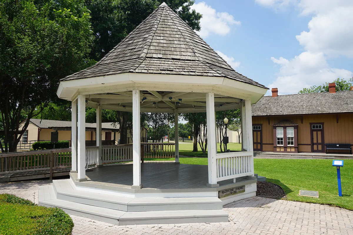 Irving Heritage Park June 2019 08 (gazebo), Texas