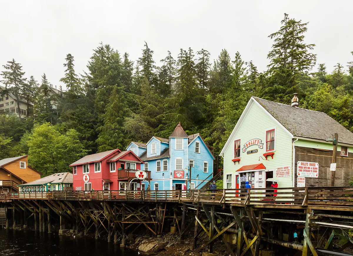 Calle histórica Creek, Ketchikan, Alaska, Estados Unidos, 2017-08-16, DD 50