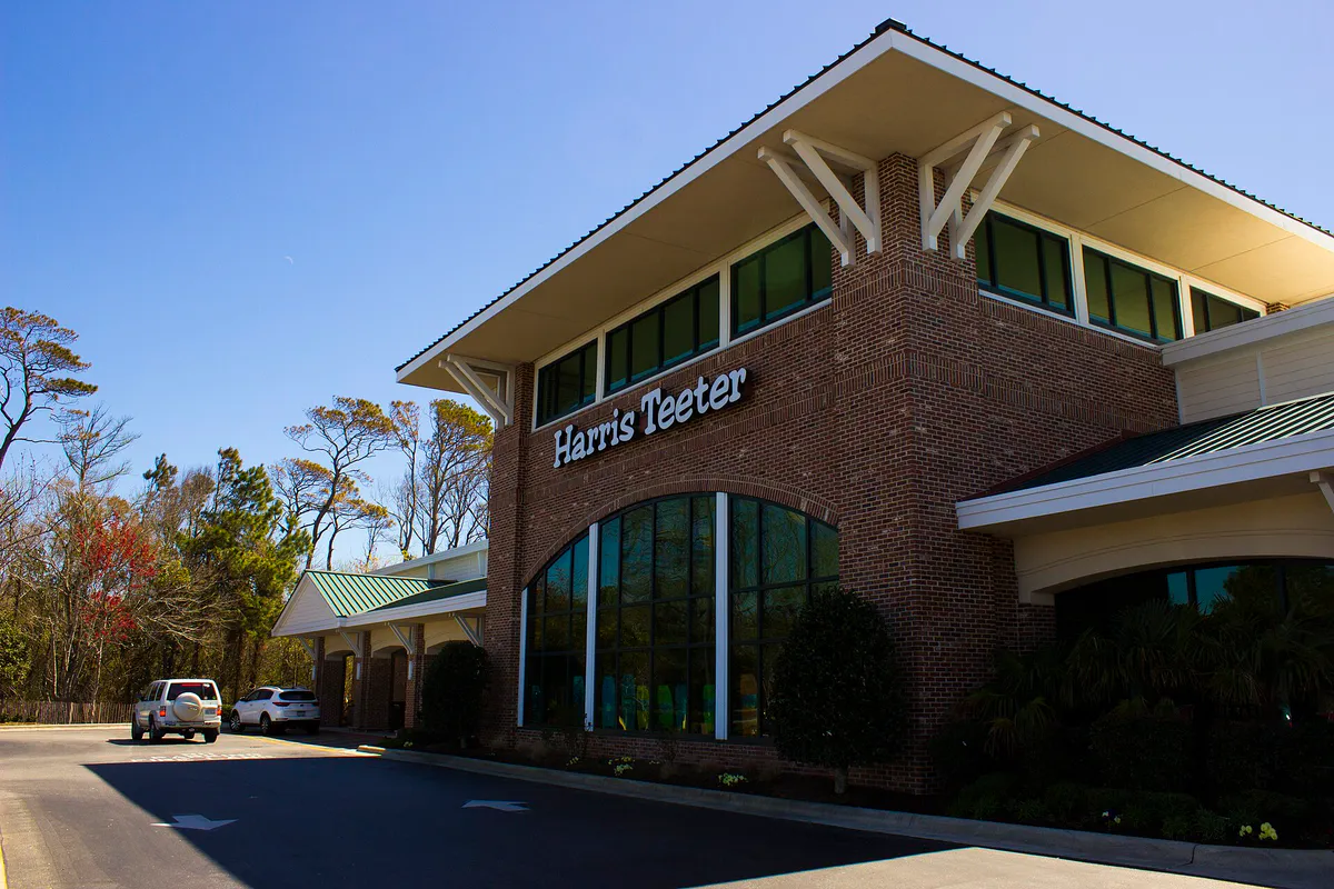 Harris Teeter - Kitty Hawk, NC (33264854254), North Carolina