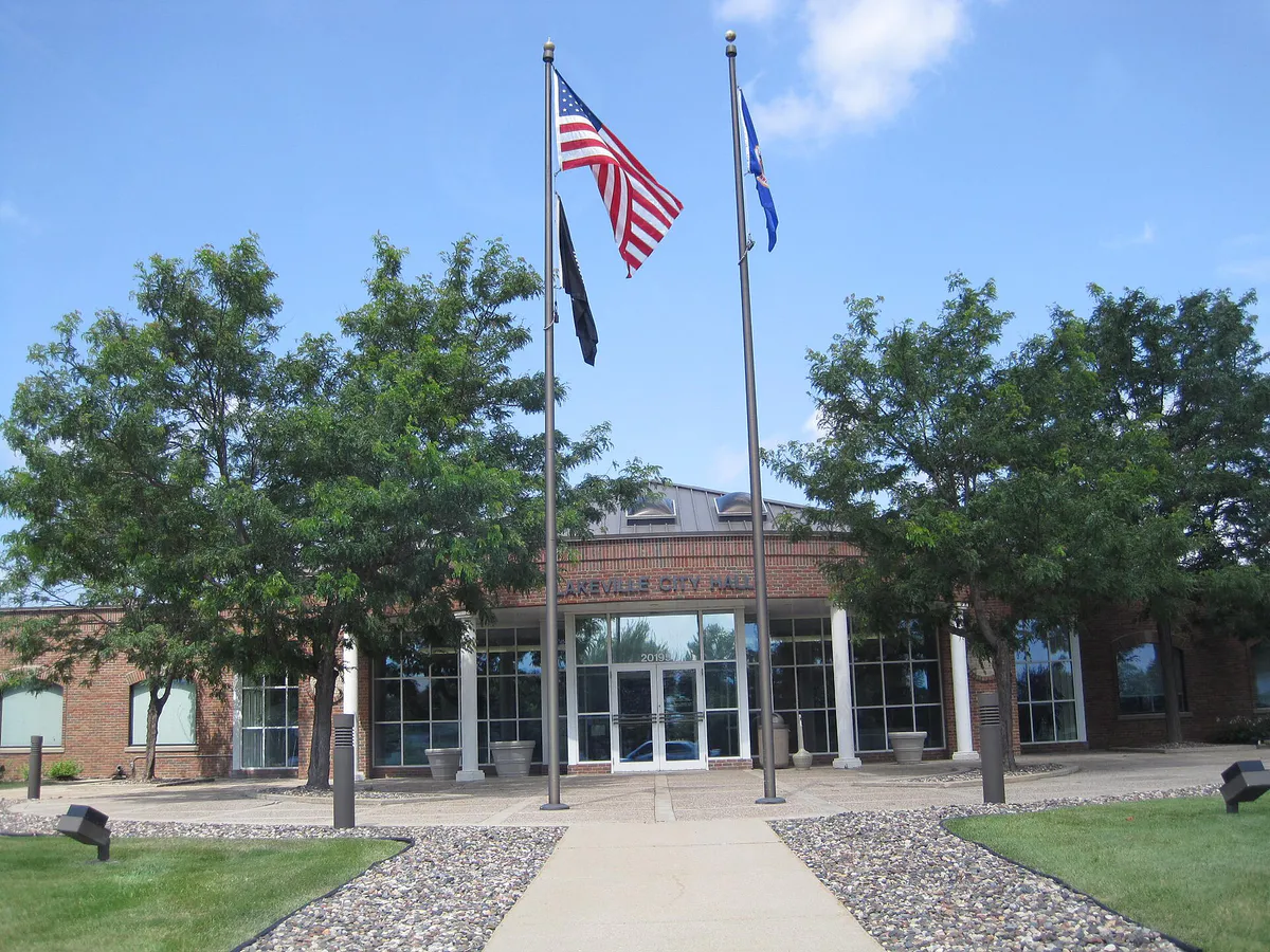 Lakeville-City-Hall, Minnesota
