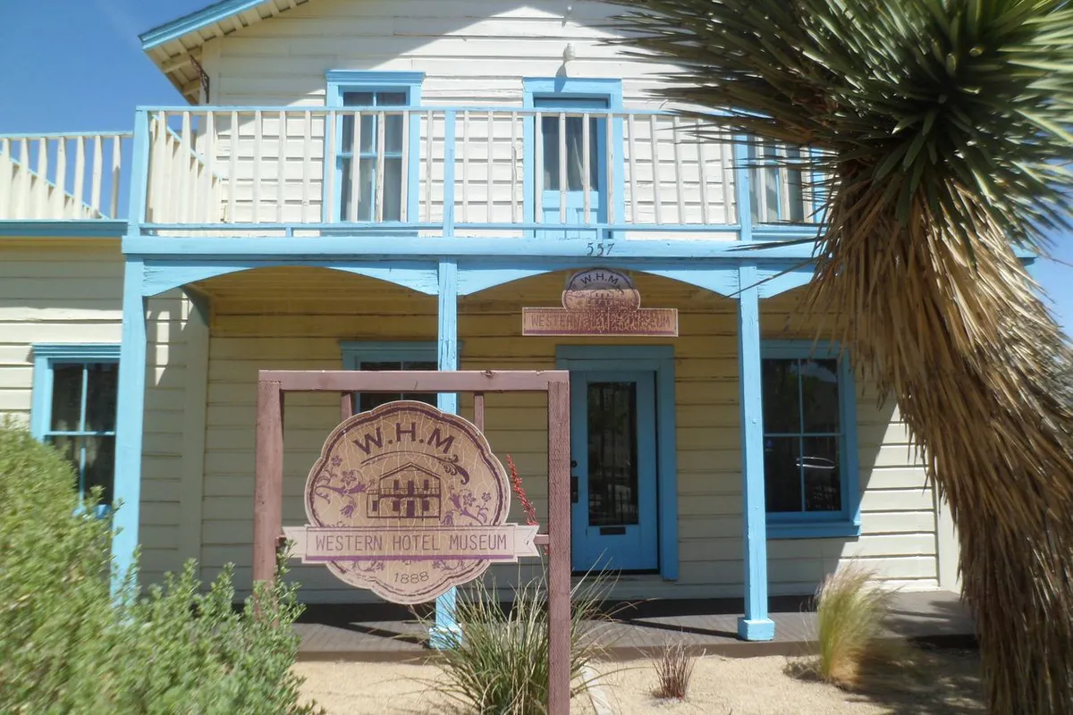 Lancaster Museum, Lancaster Blvd, California
