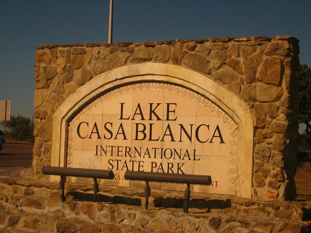 Entrance to Lake Casa Blanca, Laredo, TX IMG 2013, Texas