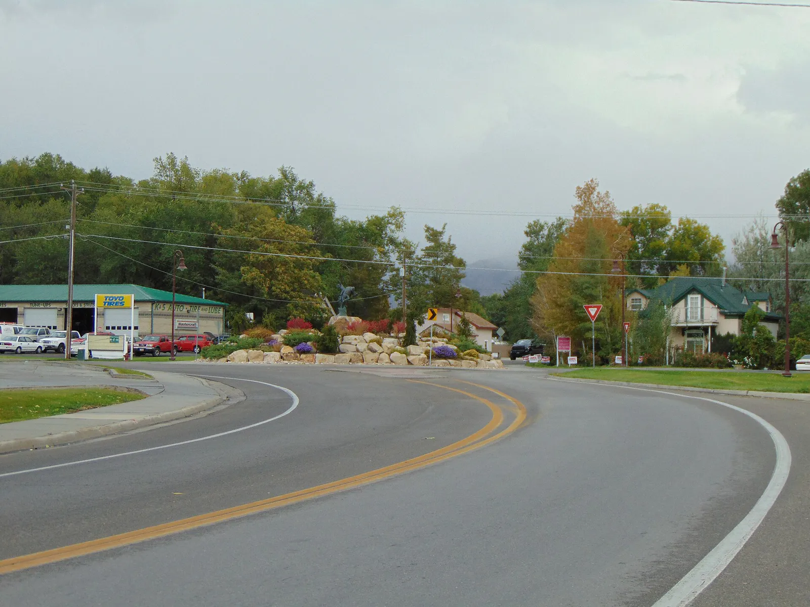 East at Main St roundabout, Lehi, Utah, Oct 16