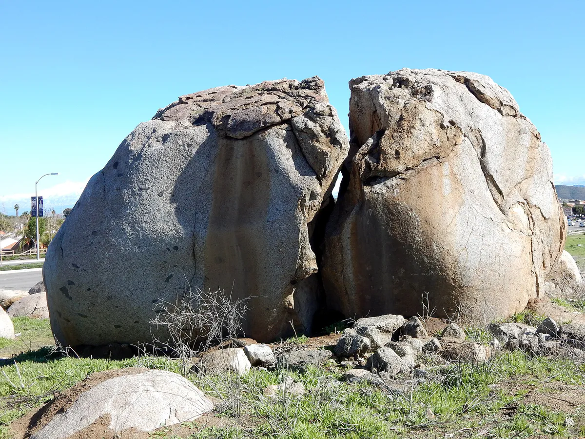 Menifee broken egg rock 1, California
