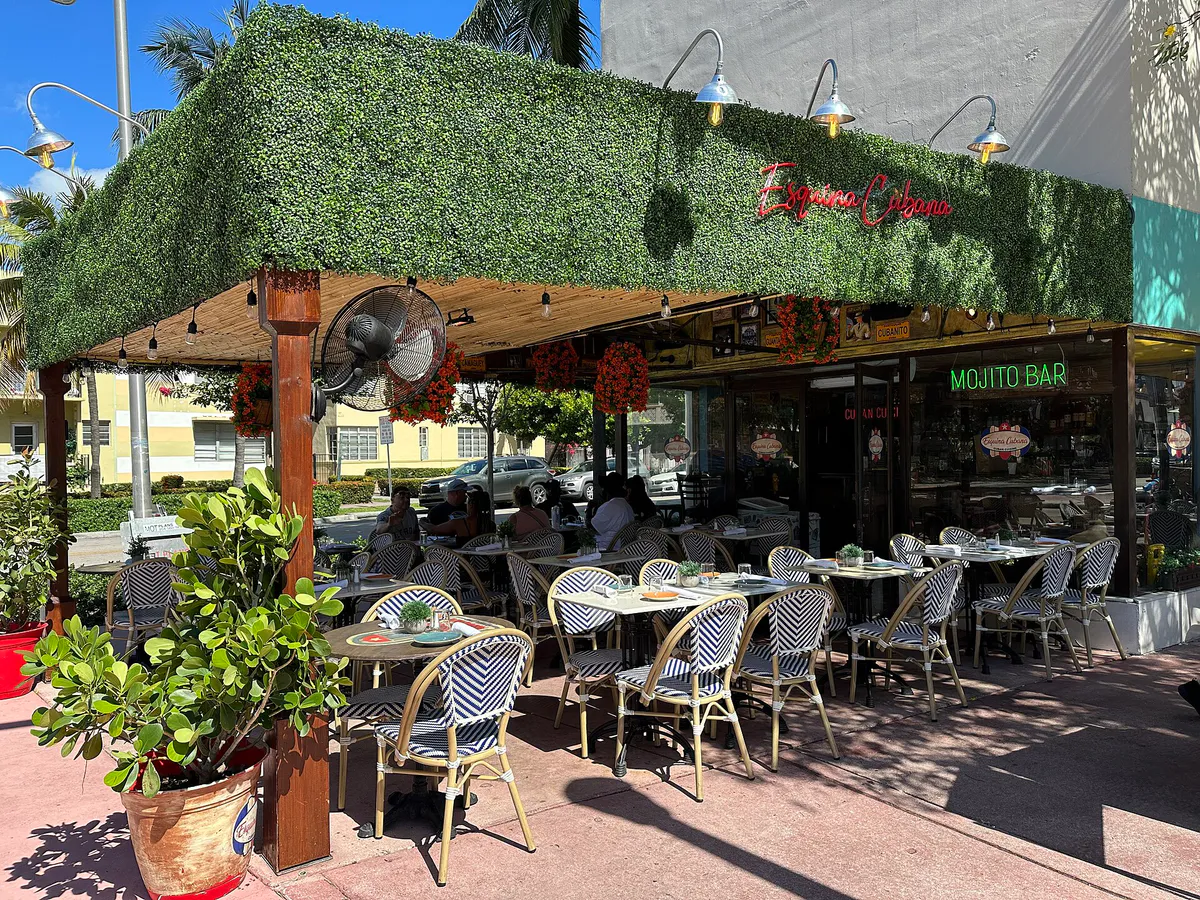 Esquina Cubana South Beach, Miami Beach Florida 2023