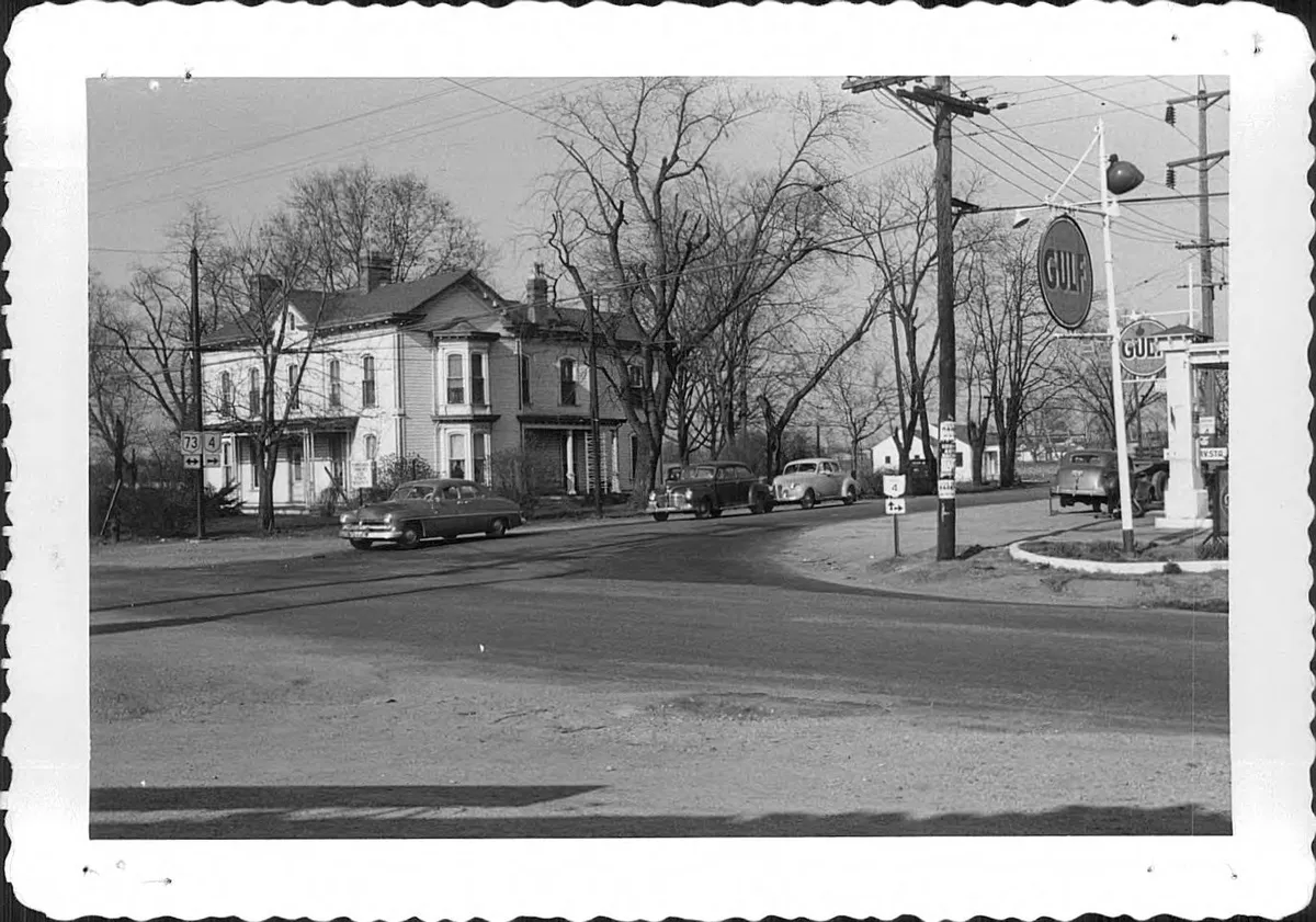 Three photographs of Engle's Corner, Middletown, Ohio - DPLA - 699aeb6ba80260ea2037ac243ba99fb3 (page 2)