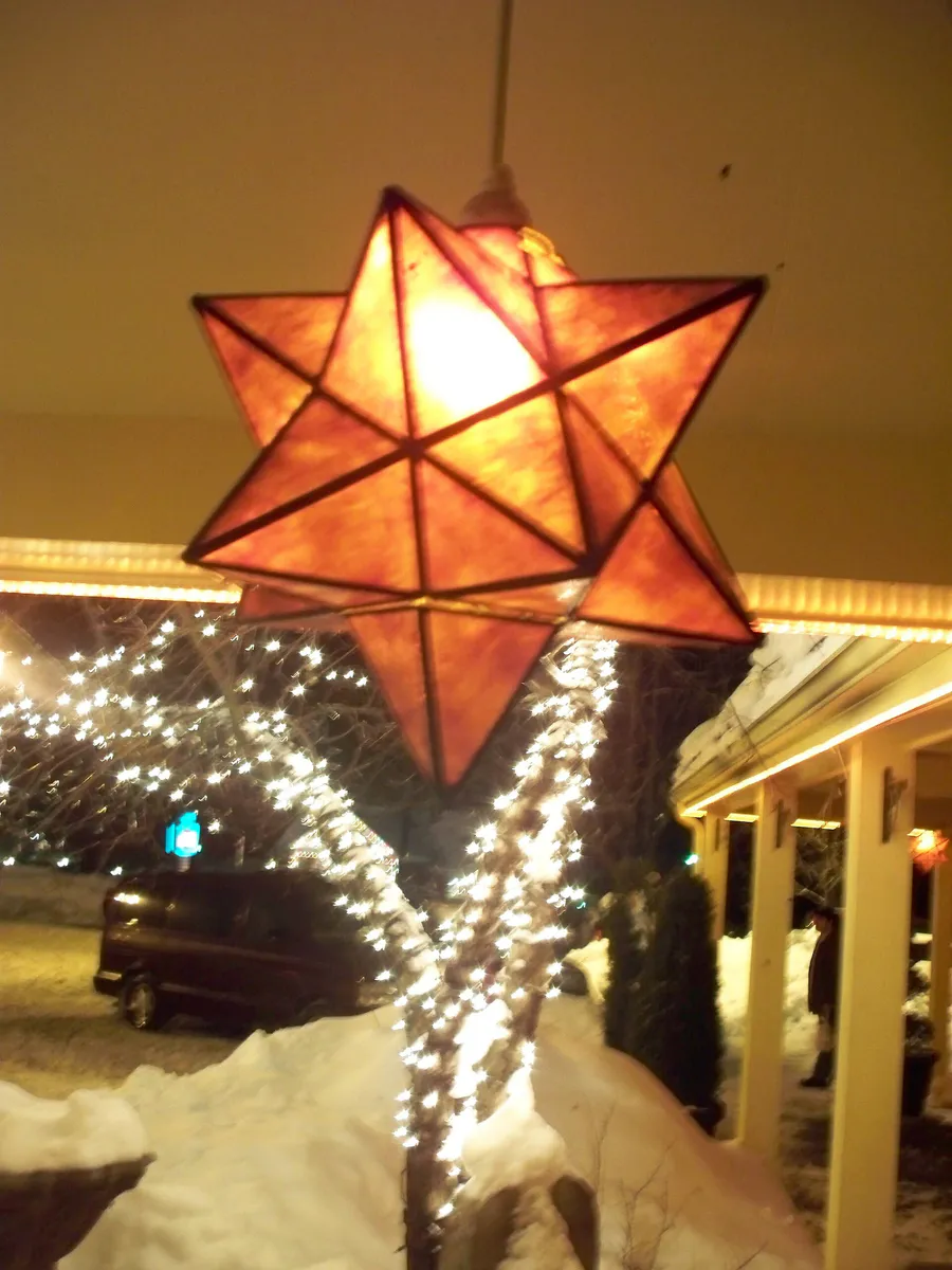 Moravian Tiffany Stained Glass Luminous Christmas Star Vito Marcello's Italian Bistro North Conway, New Hampshire