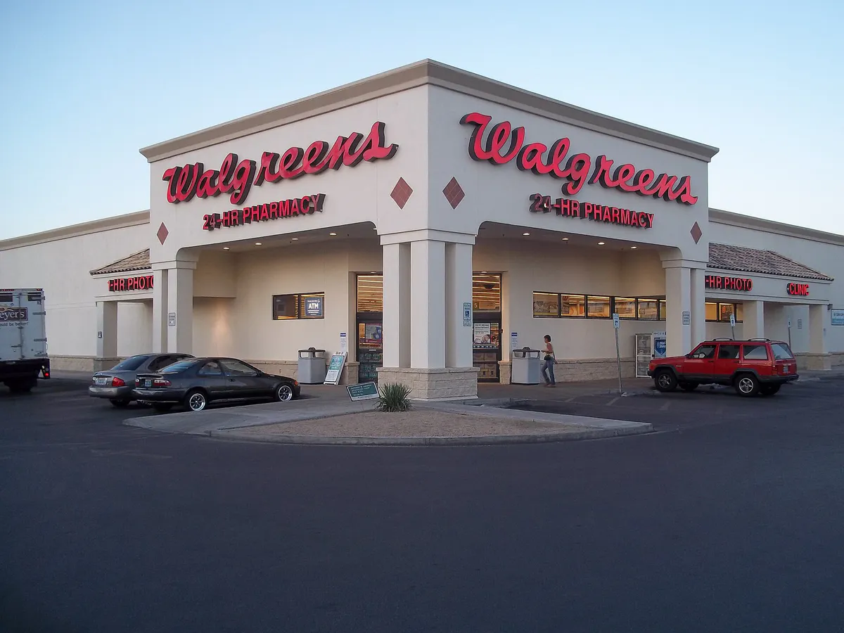 Local markets nlv walgreens storefront 2 (5956425119) in North Las Vegas, Nevada