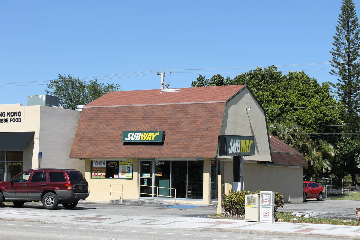 Former Dinner Maid Restaurant North Miami Beach (17190418306), Florida