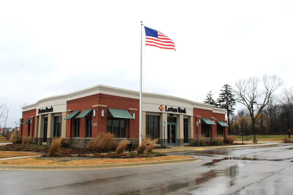 Lotus Bank, 44350 West Twelve Mile Road, Novi, Michigan - panoramio