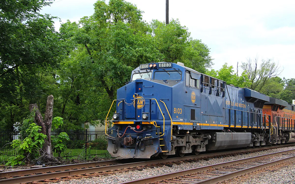 NS 8103 Norfolk & Western in Olathe - June 2015 - 02, Kansas