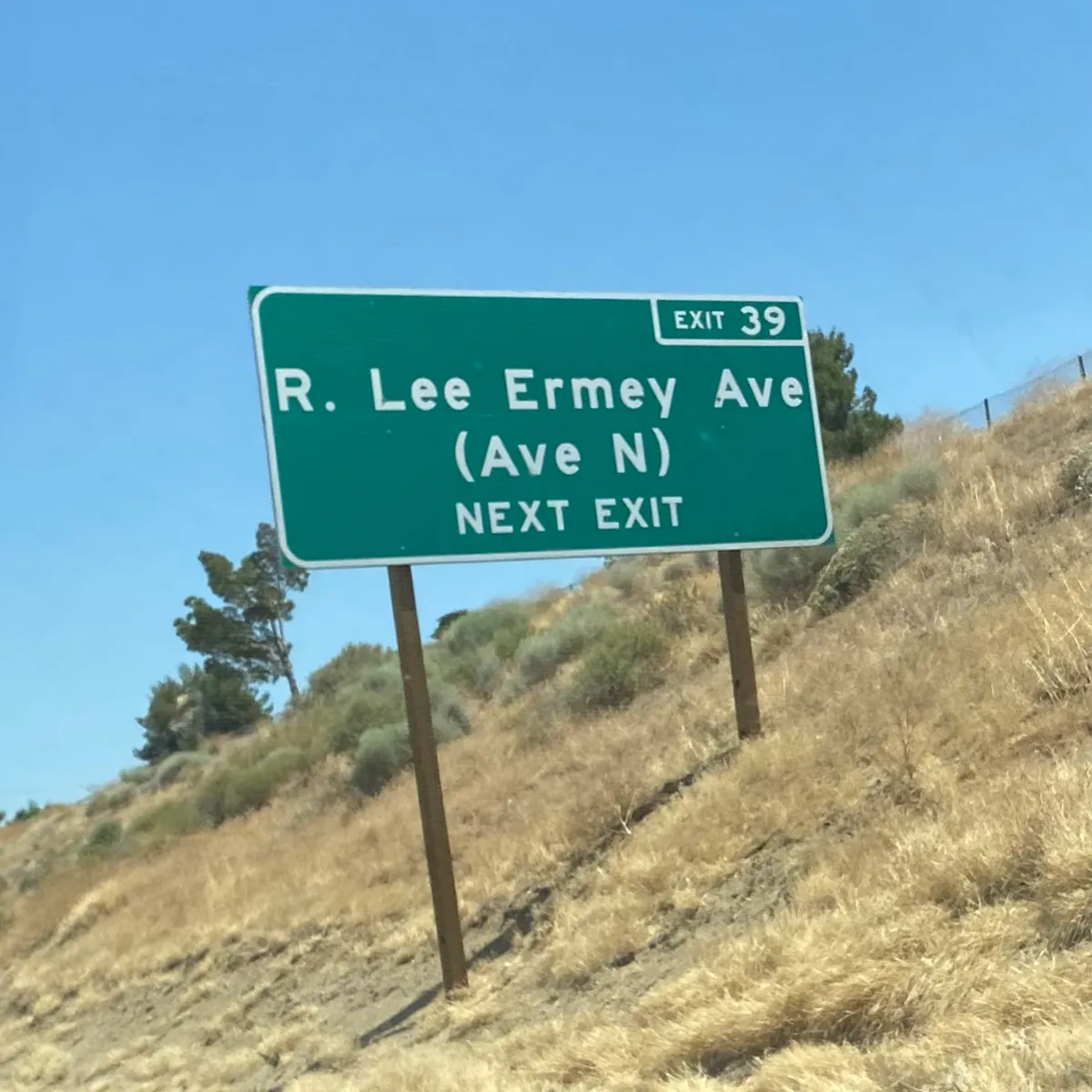 R Lee Ermey Ave - Avenue N - Palmdale, California, United States