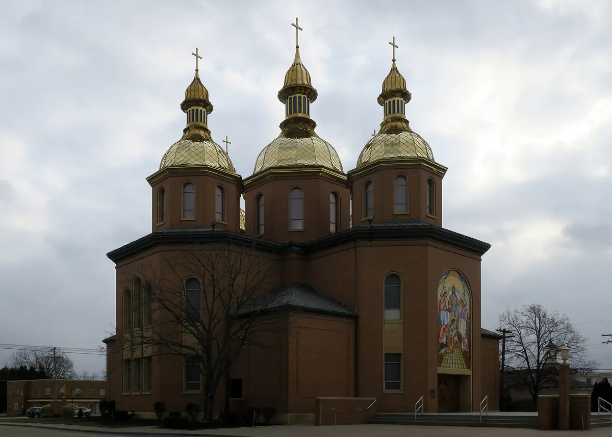 Saint Josaphat Ukranian Catholic Cathedral (Parma, Ohio) - exterior 3