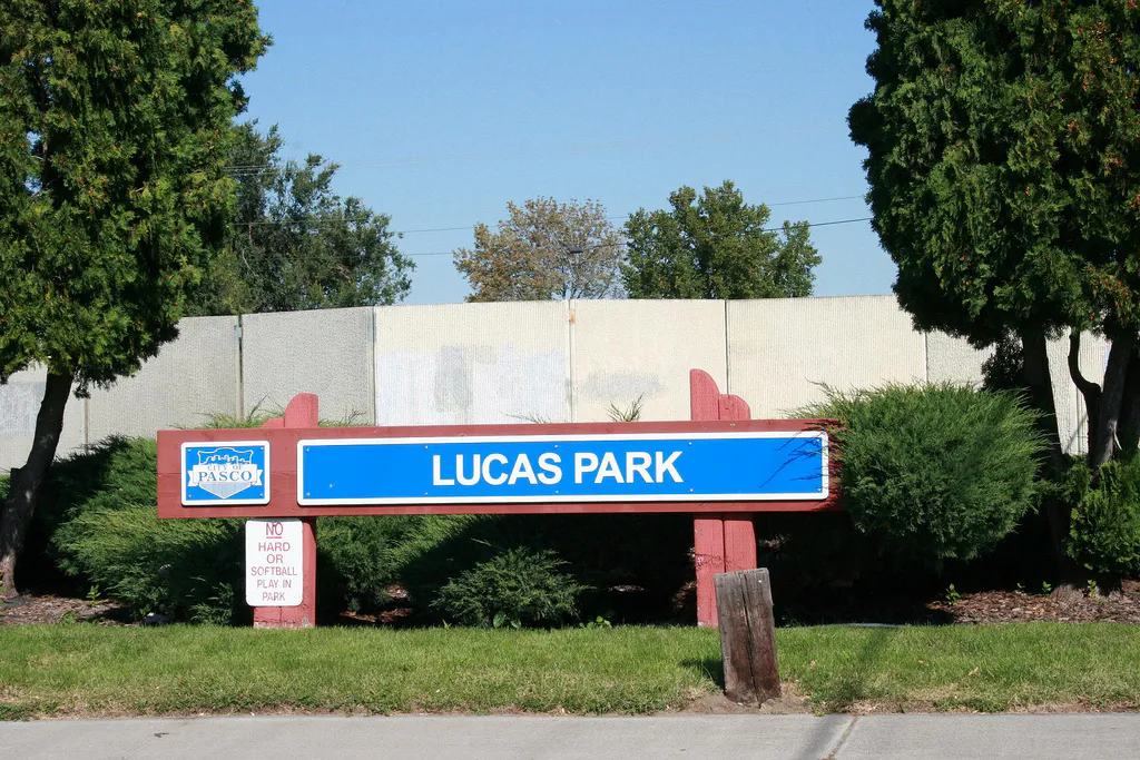 Lucus Park, 2009 Pasco Washington - panoramio