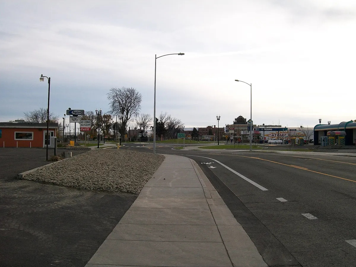 Fourth avenue roundabout in Pasco, Washington 1