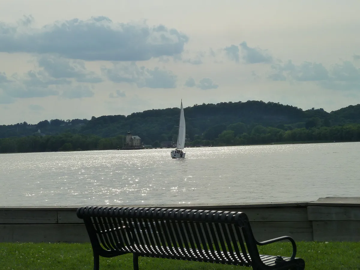 View of the Hudson River, Rhinebeck, New York P1160085
