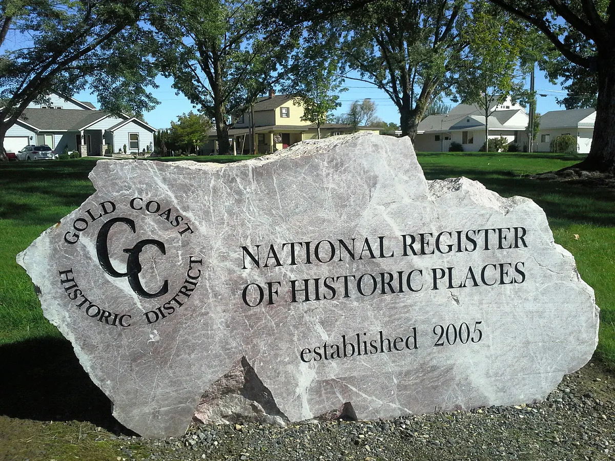 Gold Coast Historic District 2013-09-16 19-13-19 in Richland, Washington