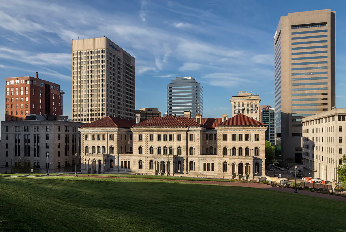 Richmond Federal Appeals Court and skyline VA1, Virginia