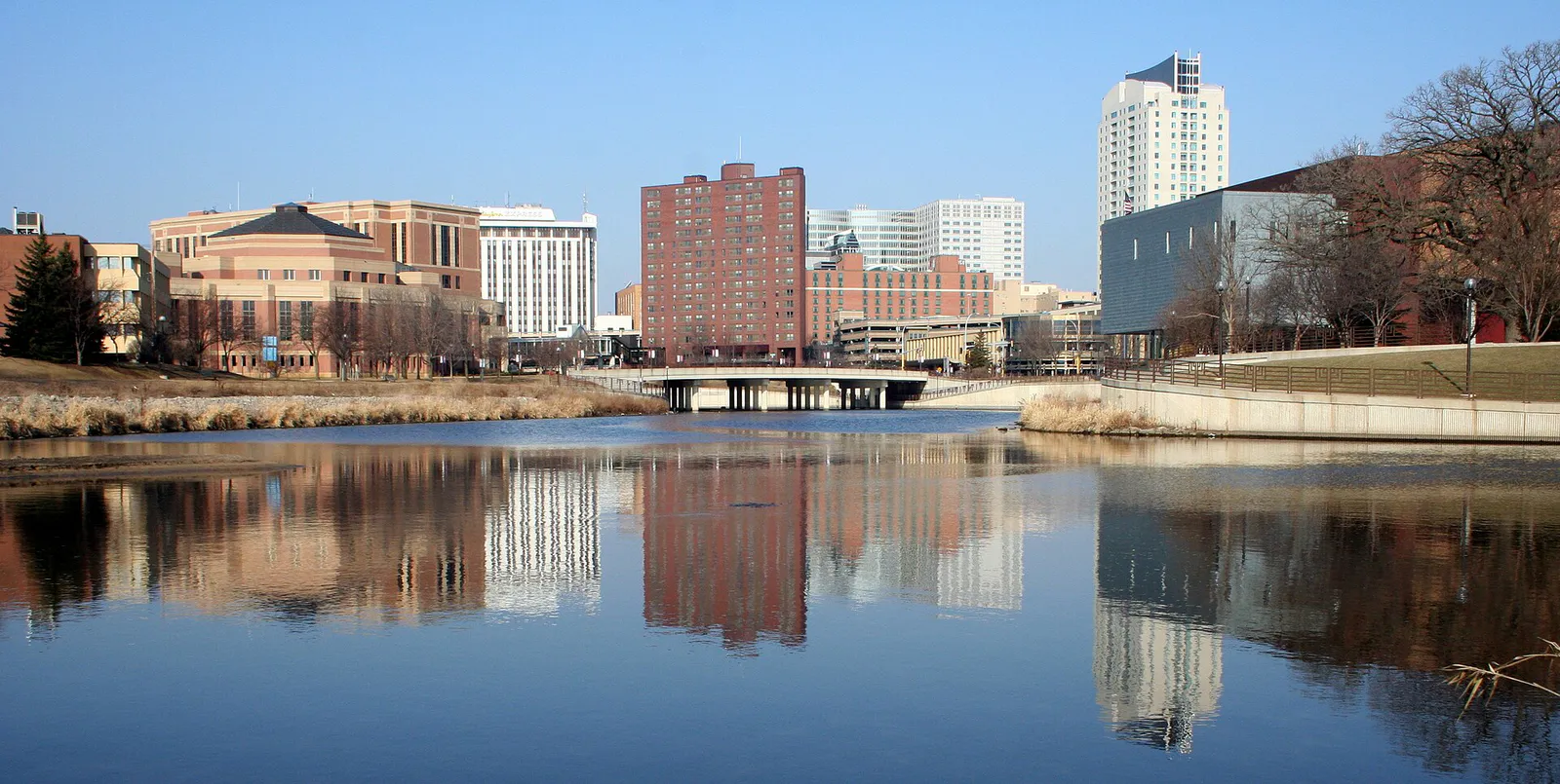 SkylineRochesterMNreflectected, Minnesota