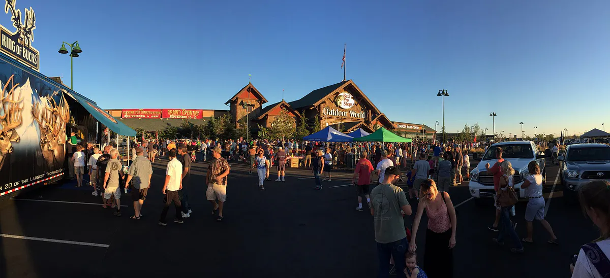 Bass Pro Shop Rocklin California - panoramio