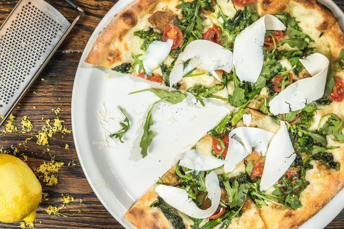 Pizza for High-End Italian Restaurant (Unsplash) in Roseville, California
